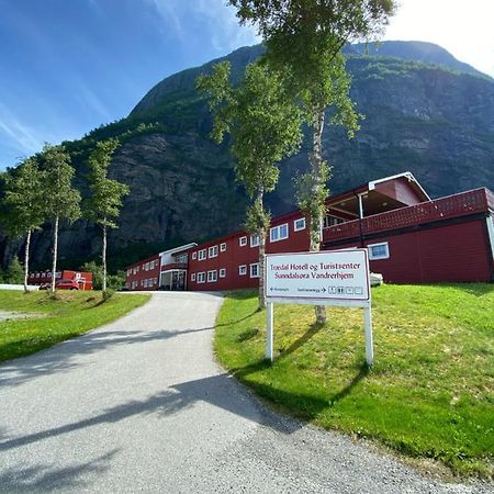 Traedal Hotel Сунндалсёра Экстерьер фото