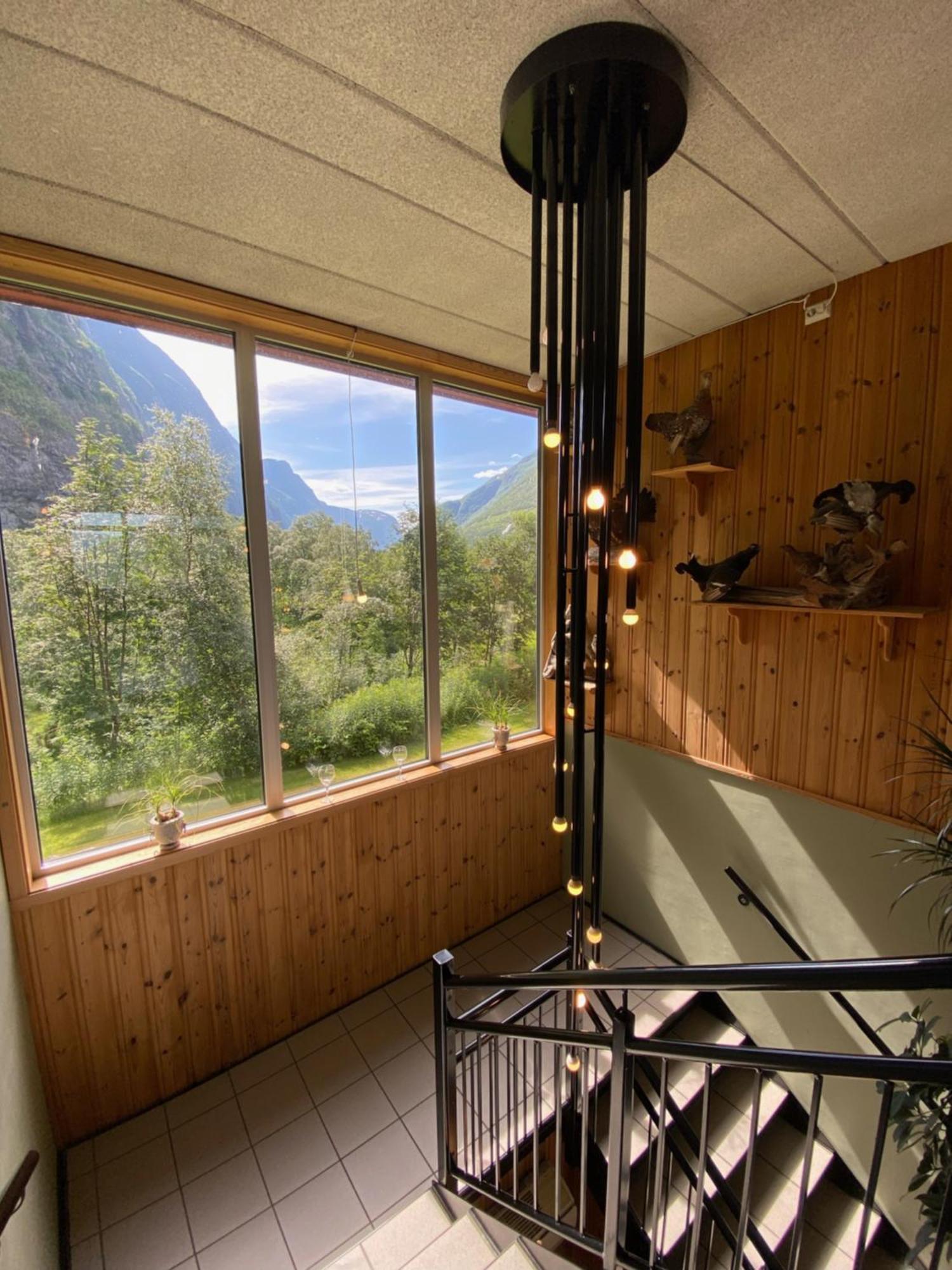 Traedal Hotel Сунндалсёра Экстерьер фото